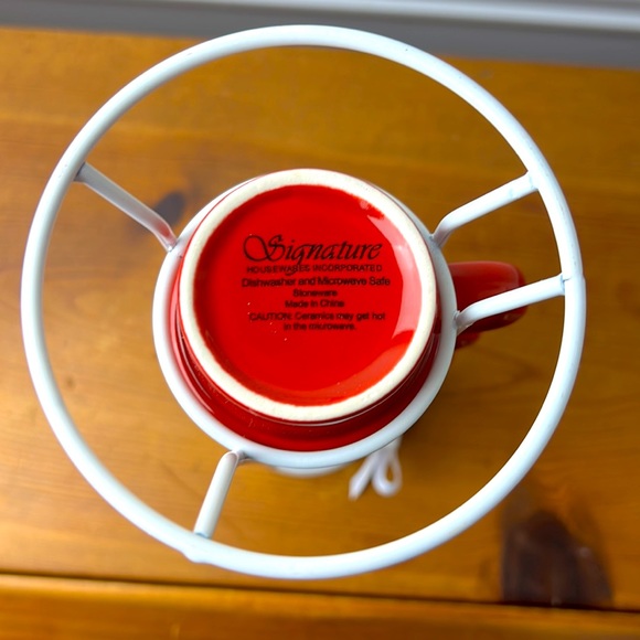 Signature Christmas Mugs in a tower - Expresso - Picture 5 of 6